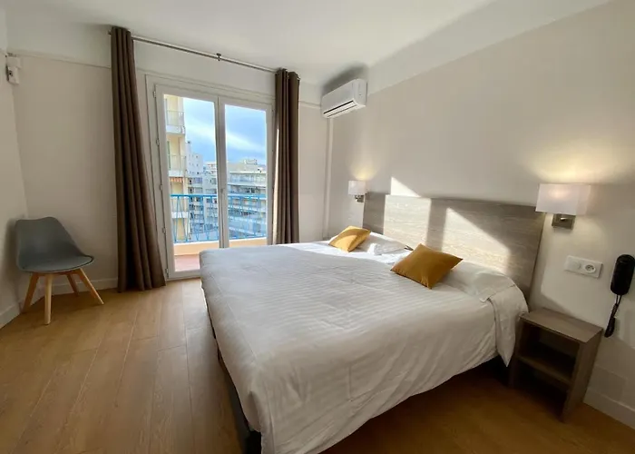 Courbet Hotel Juan-les-Pins