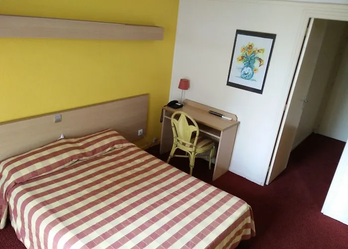 Courbet Hotel 3*