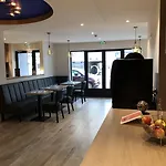 Courbet Hotel
