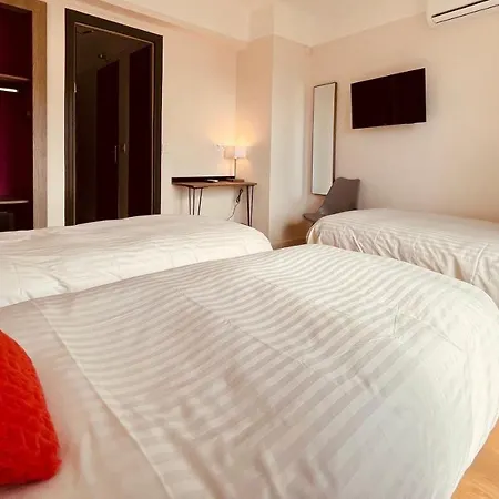 Hotell Courbet Juan-les-Pins