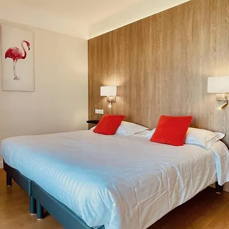 Hotell Courbet Juan-les-Pins