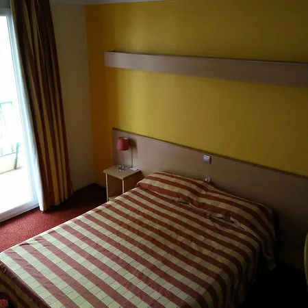 Hotell Courbet Juan-les-Pins