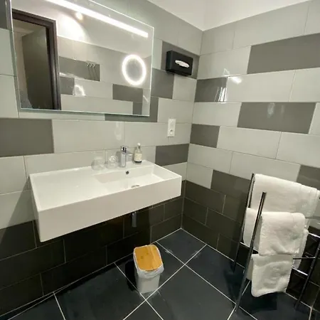 Courbet Hotell 3*