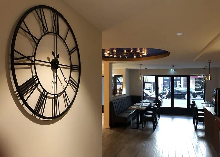 Courbet Hotel 3*